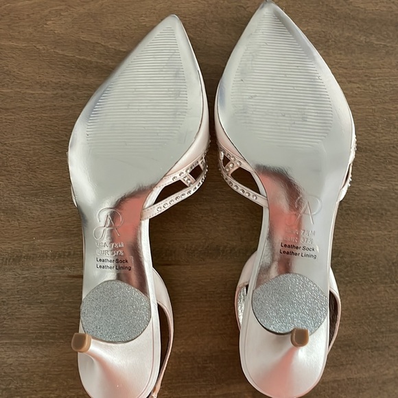 Satin champagne shoes - Picture 5 of 5